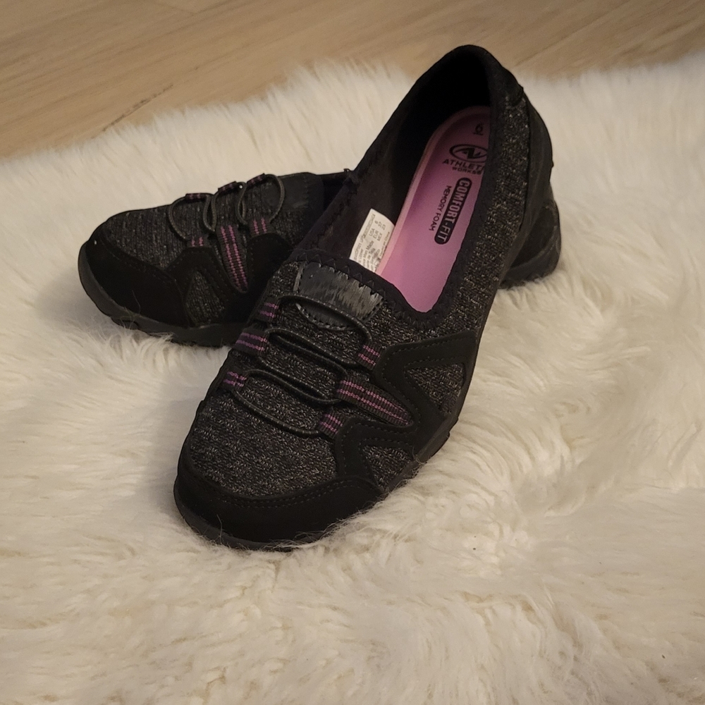 Black Athletic Works shoes size 6 - Brand new, never worn before